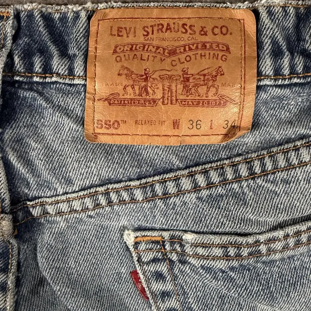 Vintage Levis 550 Jeans Mens 36x30 Light Wash Blue Relaxed Fit Denim Distressed